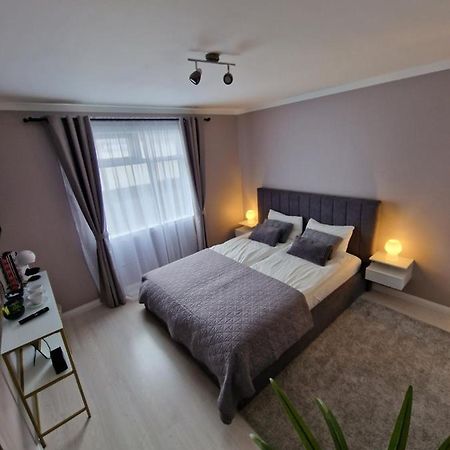 R&J Guesthouse Apartment Grindavík Buitenkant foto