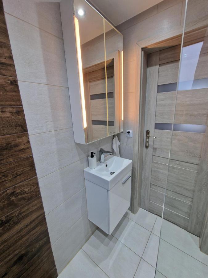 R&J Guesthouse Apartment Grindavík Buitenkant foto