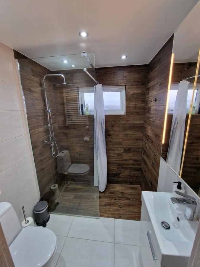 R&J Guesthouse Apartment Grindavík Buitenkant foto