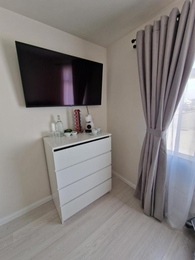 R&J Guesthouse Apartment Grindavík Buitenkant foto